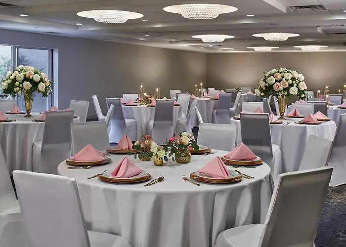 Hotel Four Points By Sheraton Downtown 4*