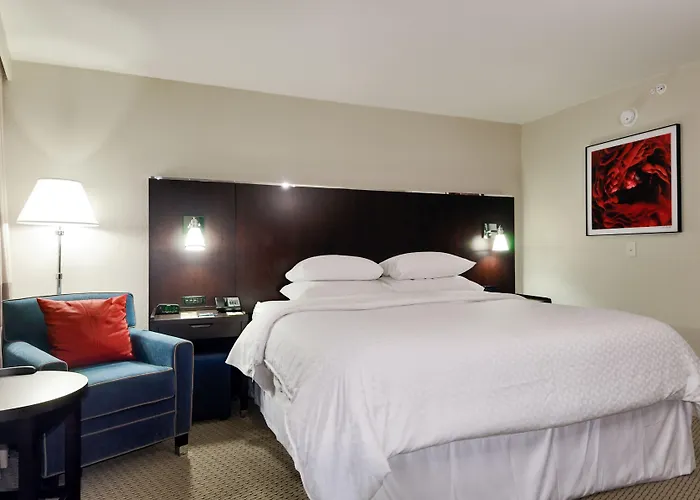 Four Points By Sheraton Downtown 4*