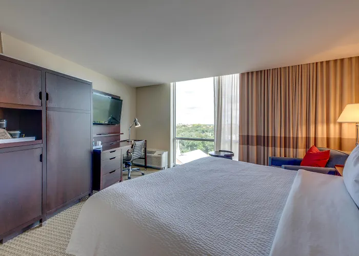 Four Points By Sheraton Downtown