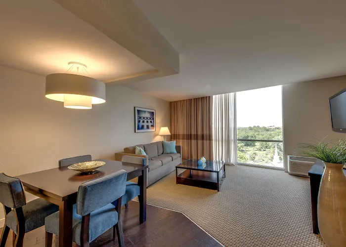 Four Points By Sheraton Downtown Hotel
