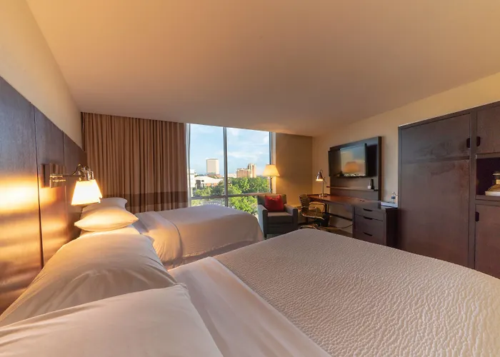 Four Points By Sheraton Downtown 4*