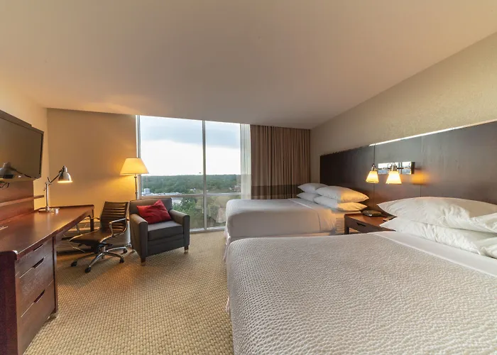 Four Points By Sheraton Downtown 4*