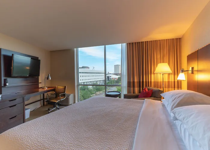 Hotel Four Points By Sheraton Downtown