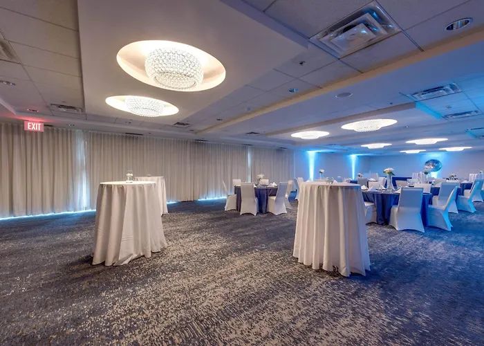 Four Points By Sheraton Downtown 4*