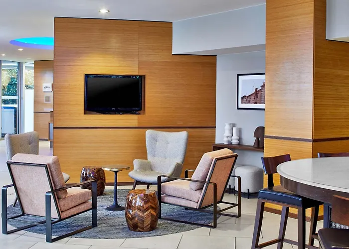 Hotel Four Points By Sheraton Downtown 4*