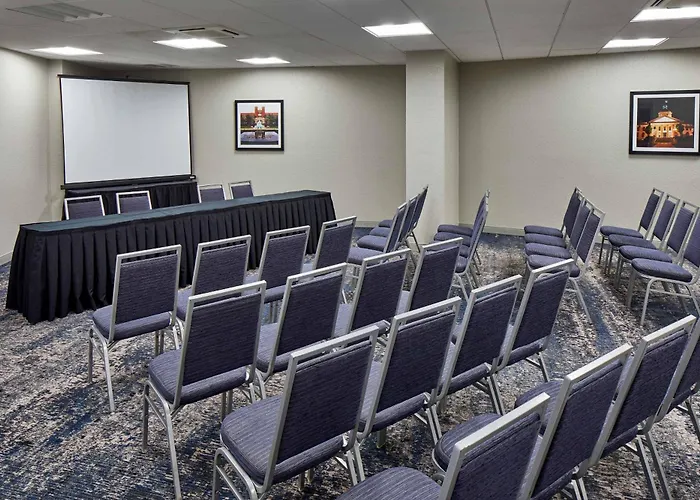 Hotel Four Points By Sheraton Downtown 4*